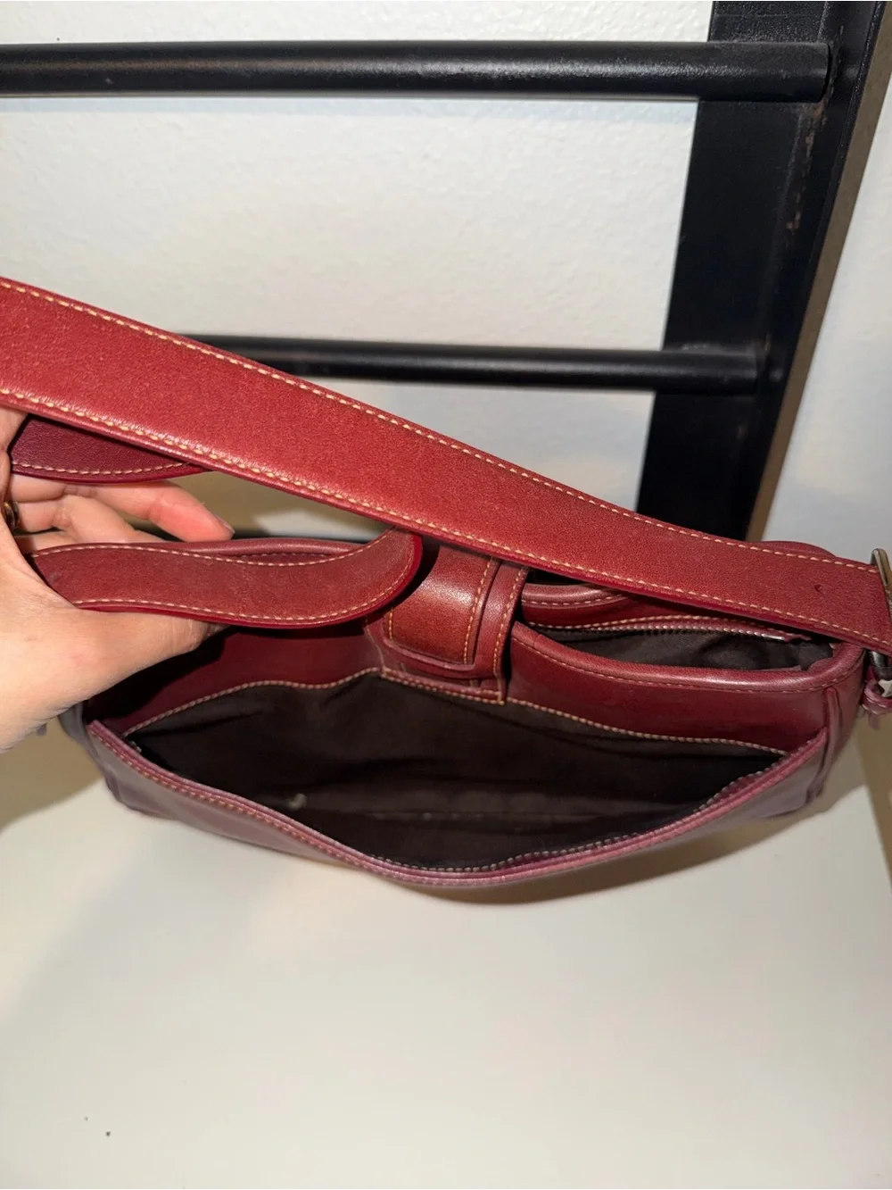 Red Vintage Coach Hampton 7583
